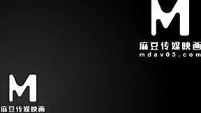 स्थल#1 वीडियो के लिए: Big-boobed Asian beauty seduces her boss in black ...