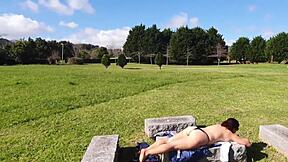 स्थल#2 वीडियो के लिए: Solo workout in public park leads to steamy encoun...