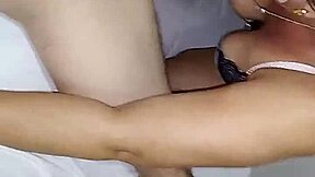 स्थल#2 वीडियो के लिए: Beautiful wife enjoys a hot creampie after a great...